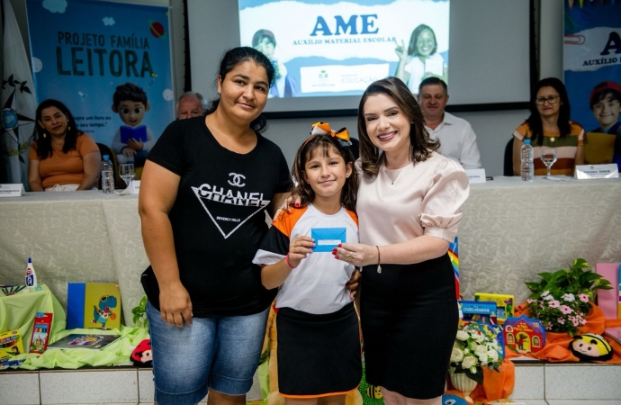 Prefeita Karla Galende lança a 2ª edição do material Card