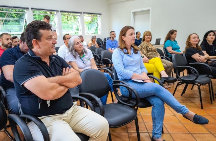 Prefeito de Santa Helena participa de Fórum Regional de Turismo Náutico