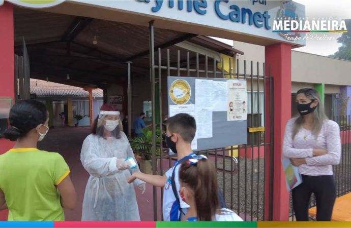 Prefeito e vice de Medianeira visitam Escolas Municipais