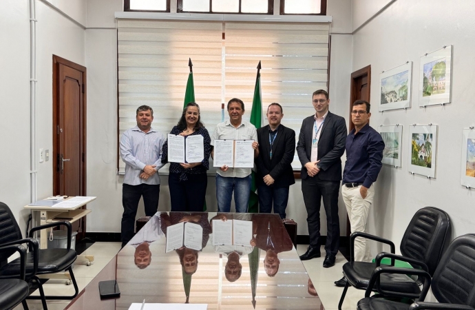 Prefeitura de Foz assina contrato para construção de condomínios com 352 unidades