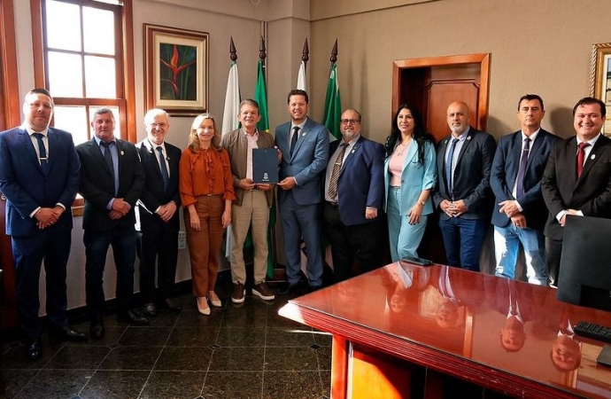 Prefeitura de Foz recebe R$ 6,5 mi da Câmara para saúde, asfalto e pagamento de servidores