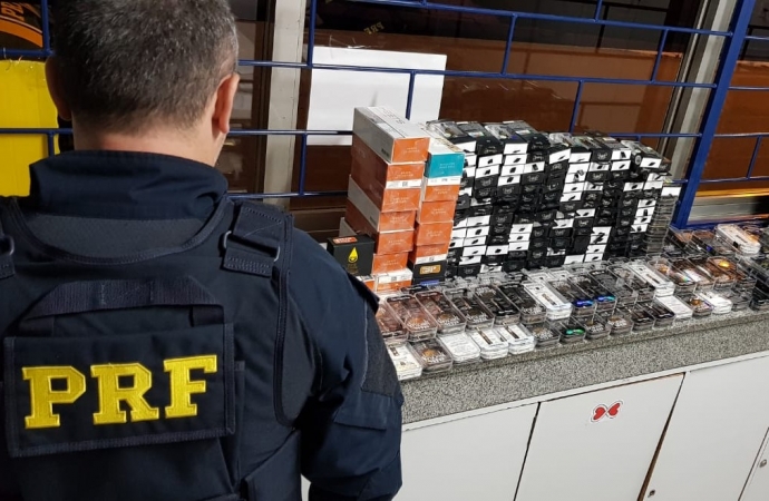 PRF apreende 408 cigarros eletrônicos de maconha líquida no Paraná
