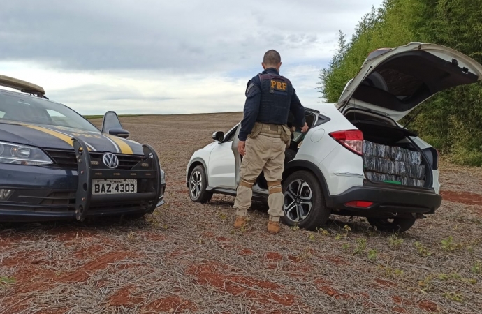 PRF apreende 584 kg de maconha transportados em veiculo roubado