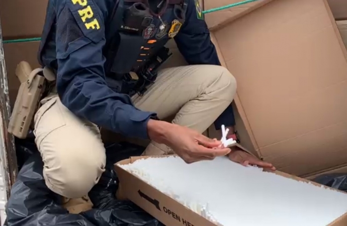 PRF apreende mais de 200 mil maços e filtros de cigarros contrabandeados