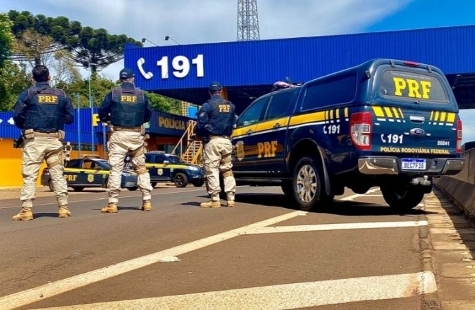 PRF apreende mais de 400kg de maconha na BR-277, em Céu Azul