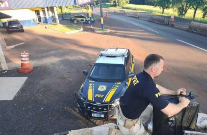 PRF apreende R$ 1 milhão em cigarros contrabandeados em Céu Azul