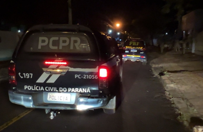 PRF e Polícia Civil cumprem mandado de busca e apreensão em Foz do Iguaçu após disparos registrados na BR-277