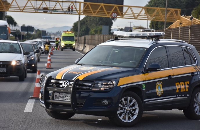 PRF encerra Operação Ano Novo 2024 sem registro de mortes nas rodovias federais de Foz do Iguaçu e região