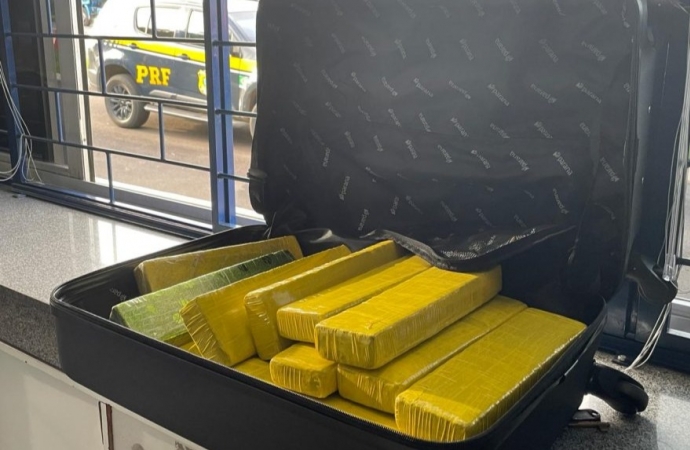 PRF encontra maconha em bagagem durante fiscalização em ônibus