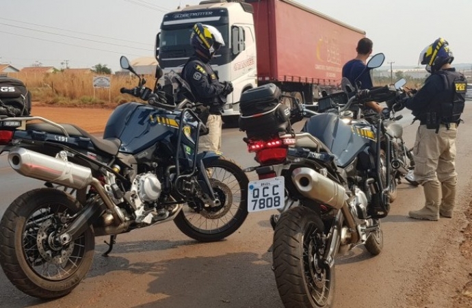 PRF orienta motociclistas sobre condução em rodovias