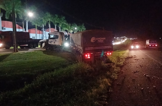PRF prende caminhoneiro bêbado que invadiu faixa contrária e provocou colisão fatal na BR-277