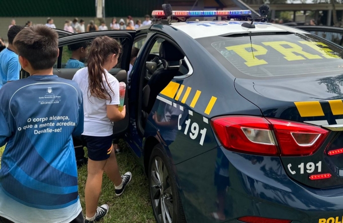 PRF realiza ações educativas em Santa Terezinha de Itaipu/PR