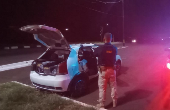 PRF recupera carro roubado carregado com drogas em Santa Terezinha de Itaipu/PR