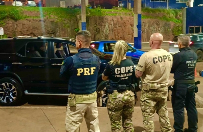 PRF recupera duas caminhonetes em menos de duas horas no Oeste do Paraná