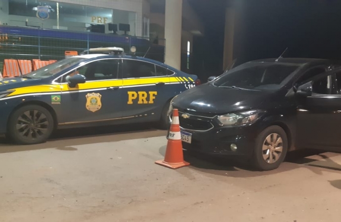 PRF recupera veículo clonado antes dele cruzar a fronteira