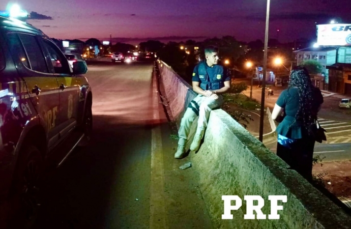 PRF socorre mulher e impede suicídio no viaduto da JK em Foz do Iguaçu