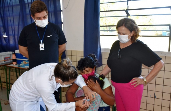 Primeira criança a ser vacinada contra a Covid-19 em São Miguel é da Comunidade Indígena