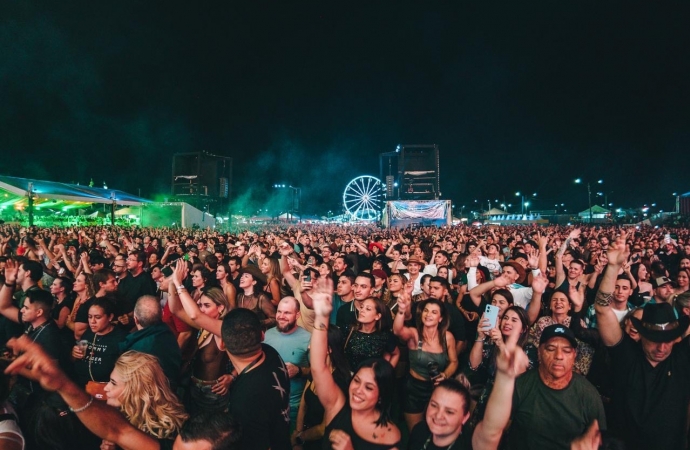 Primeira noite da Fespop 2026 reúne cerca de 40 mil pessoas e confirma edição histórica
