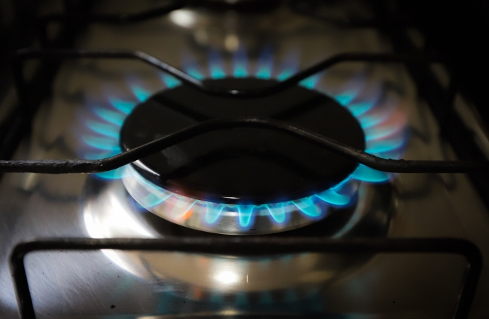 Procon investiga se distribuidoras de gás repassaram redução de preço aos consumidores