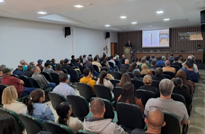 Produtores rurais de município do Oeste conhecem ações da Copel para ampliar a qualidade da energia