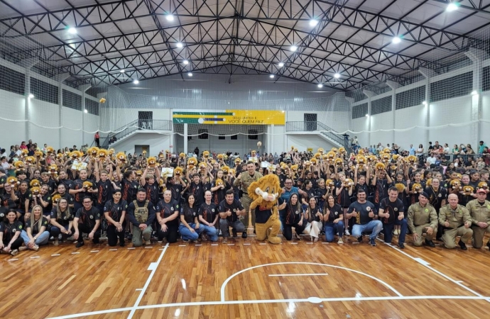 PROERD forma mais de 370 alunos em Santa Helena e celebra prevenção e responsabilidade dos educandos