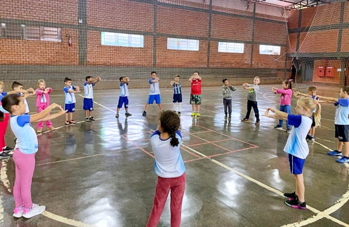 Programa de Iniciação Esportiva desenvolve habilidades e investe nos talentos das crianças itaipulandienses