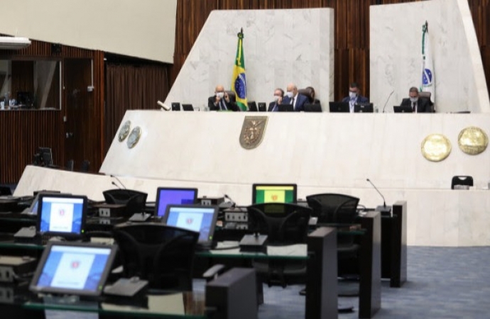 Projeto que pune atos racistas e homofóbicos em estádio de futebol é aprovado pelos deputados na Assembleia Legislativa do Paraná