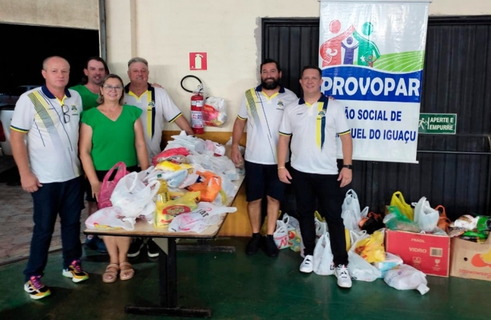 Provopar recebe cerca de 300 kg de alimentos do São Miguel Futsal