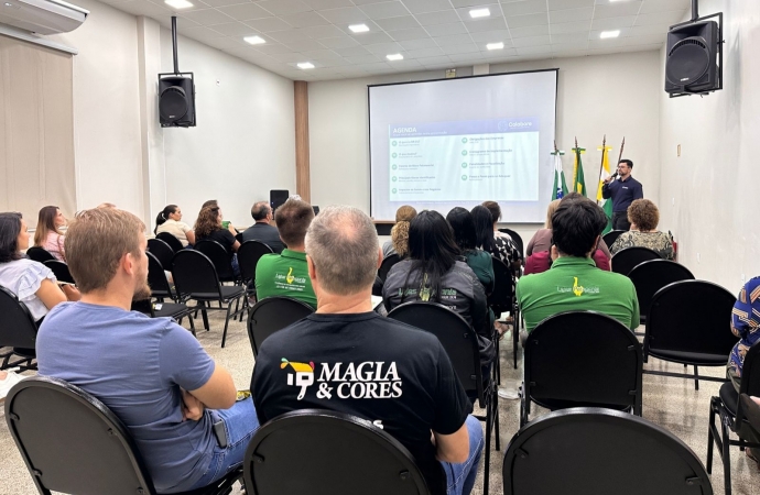 Psicólogo Mauro Redigolo detalha atualizações da NR1 em palestra para empresários na ACISMI