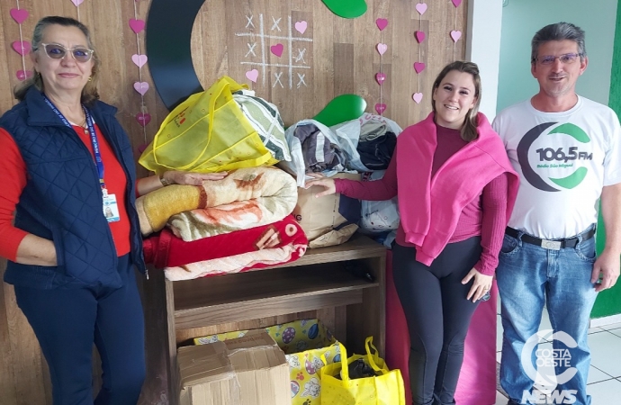 Rádio Costa Oeste de São Miguel realiza parceria com Provopar para doações de roupas, agasalhos e cobertores