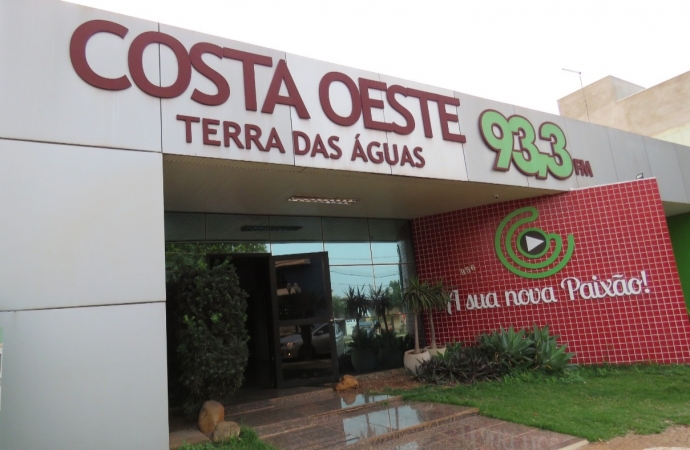 Rádio Costa Oeste 93,3 FM recebe certificado de reconhecimento da UTFPR