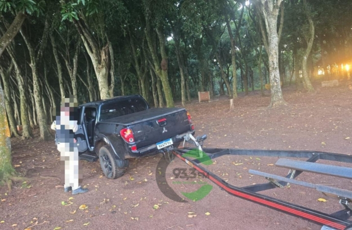 Rápida ação da PM resulta na recuperação de veículo e reboque em Pato Bragado