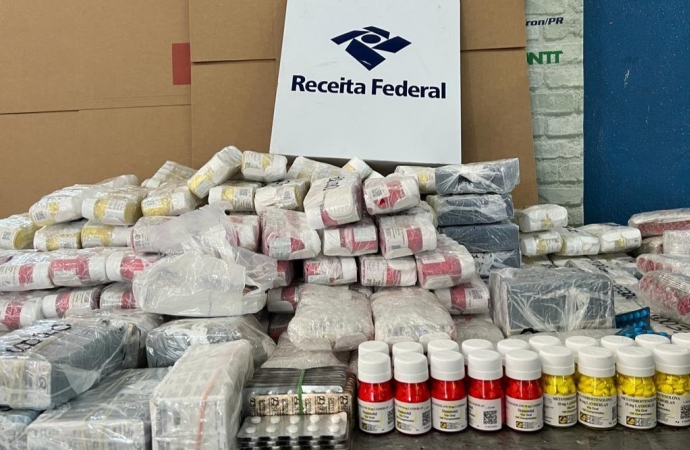 Receita Federal apreende cerca de 15 mil dólares em medicamentos