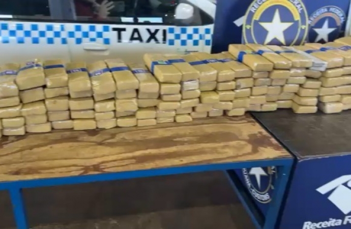 Receita Federal apreende mais de 289 kg de substância análoga à maconha em veículos com placas paraguaias