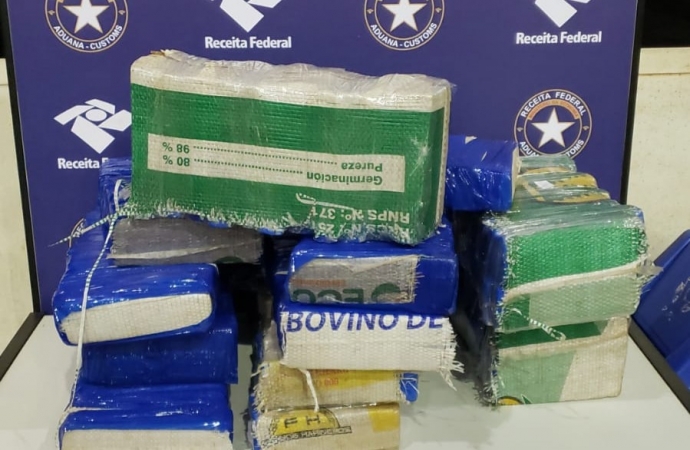 Receita Federal e BPFron apreendem quase 100 kg de maconha na Ponte Internacional da Amizade
