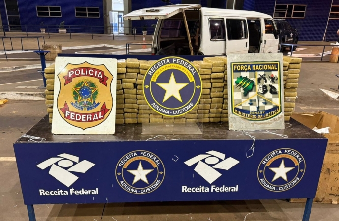 Receita Federal encontra 183 kg de maconha em fundo falso na Ponte Internacional da Amizade