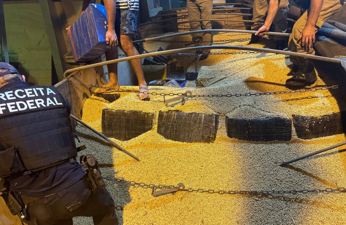 Receita Federal, Polícia Militar (PR) e Polícia Federal apreendem mais de quatro toneladas de maconha