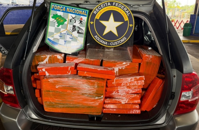 Receita Federal retém aproximadamente 300 kg de substância análoga à maconha na Ponte da Amizade