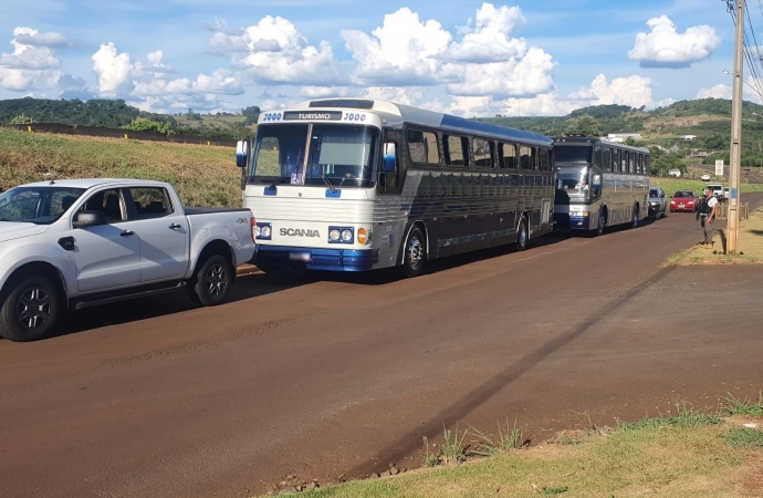 Receita Federal retém R$1,1 milhões em mercadorias irregulares e cigarros eletrônicos em quatro ônibus