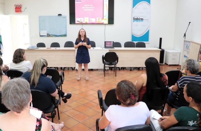 Rede de Artesanato Lindeira discute terceiro encontro e feira do setor em Santa Helena