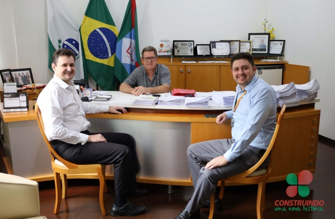 Representantes da Cresol se reúnem com Prefeito de Missal a fim de apresentar projetos em desenvolvimento