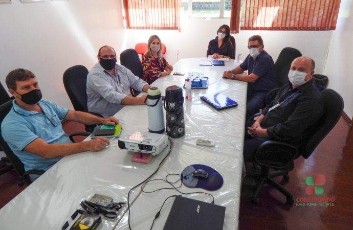 Representantes da Sanepar estiveram em Missal para discutir o protocolo de intenções de implantação da rede de esgoto