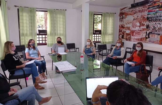 Reunião com diretores de instituições de ensino tratou sobre ações que serão desenvolvidas até o encerramento do ano letivo em Missal