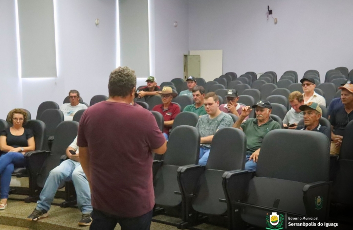 Reunião do Conselho Municipal de Desenvolvimento Rural Sustentável discute conservação do solo e de estradas