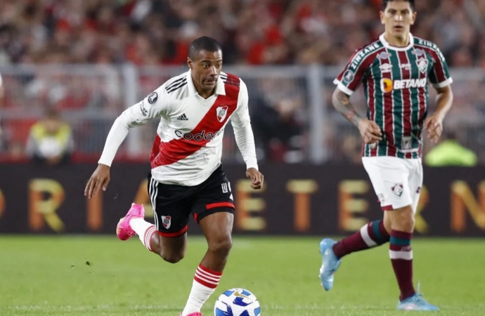River Plate só admite vender De La Cruz ao Flamengo em caso de queda na Libertadores