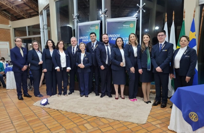 Rotary Club de Santa Helena empossa nova presidência para o ano rotário 2025/26