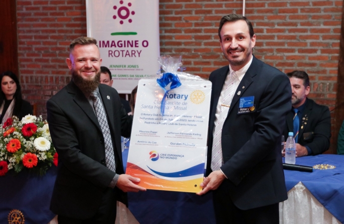 Rotary Club Missal é oficialmente fundado em evento de posse