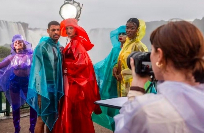 RPC exibe primeiro capítulo de Vale Tudo em evento especial em Foz do Iguaçu