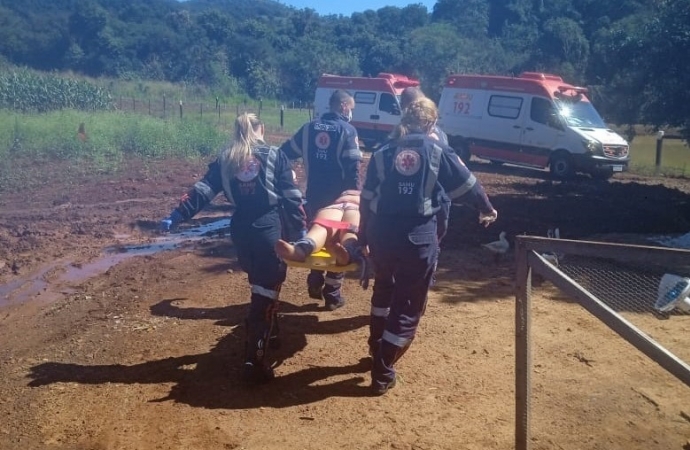 SAMU socorre jovem em surto no interior de Santa Helena