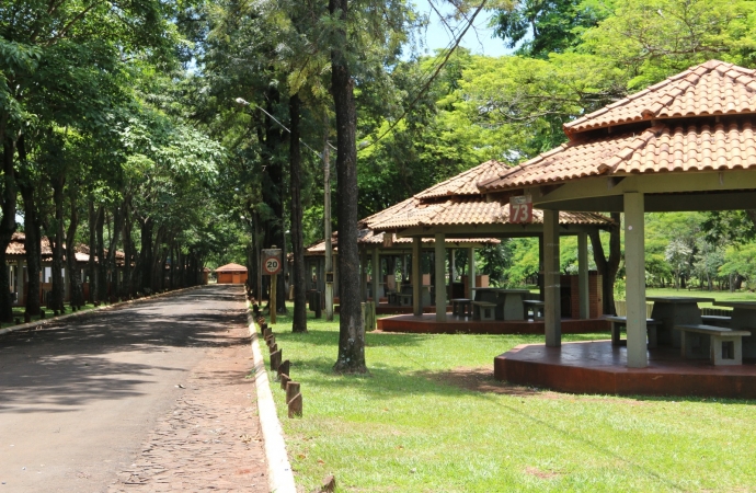 Santa Helena abre inscrições para reserva de quiosques no Natal e Ano Novo